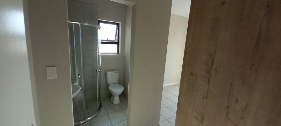 To Let 2 Bedroom Property for Rent in Kenleaf Gauteng