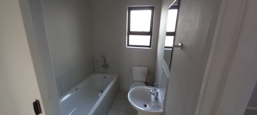 To Let 2 Bedroom Property for Rent in Kenleaf Gauteng