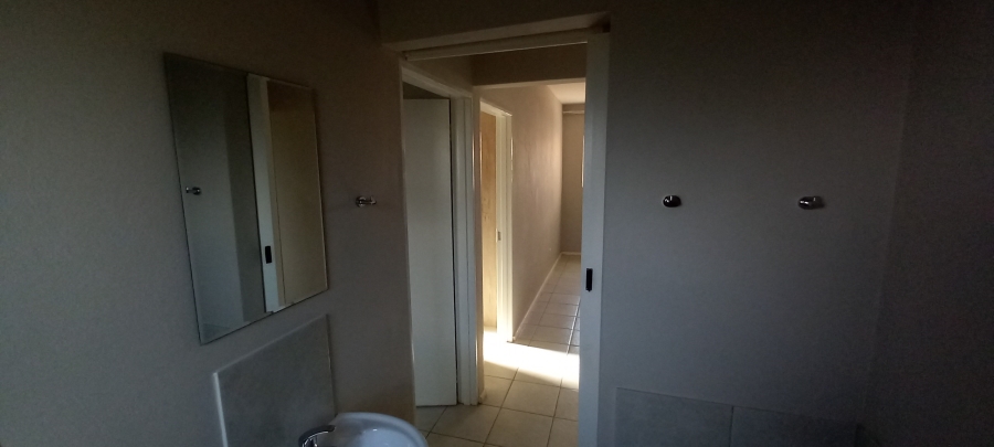 To Let 2 Bedroom Property for Rent in Kenleaf Gauteng