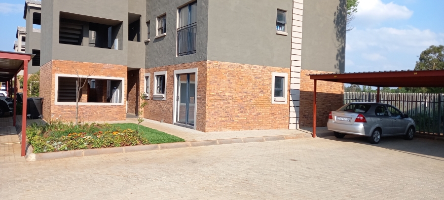 To Let 2 Bedroom Property for Rent in Kenleaf Gauteng