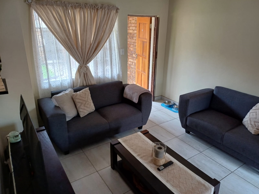 2 Bedroom Property for Sale in Die Hoewes Gauteng