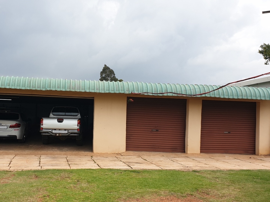 6 Bedroom Property for Sale in Valley Settlements A H Gauteng