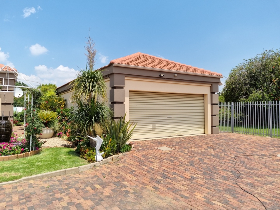 2 Bedroom Property for Sale in Vanderbijlpark SW 1 Gauteng