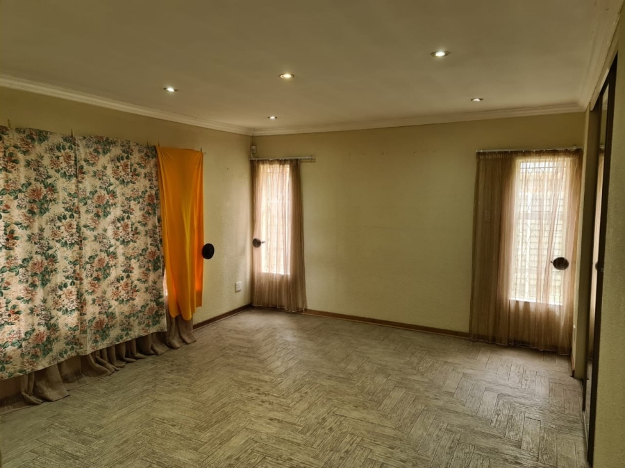 To Let 4 Bedroom Property for Rent in Norkem Park Gauteng