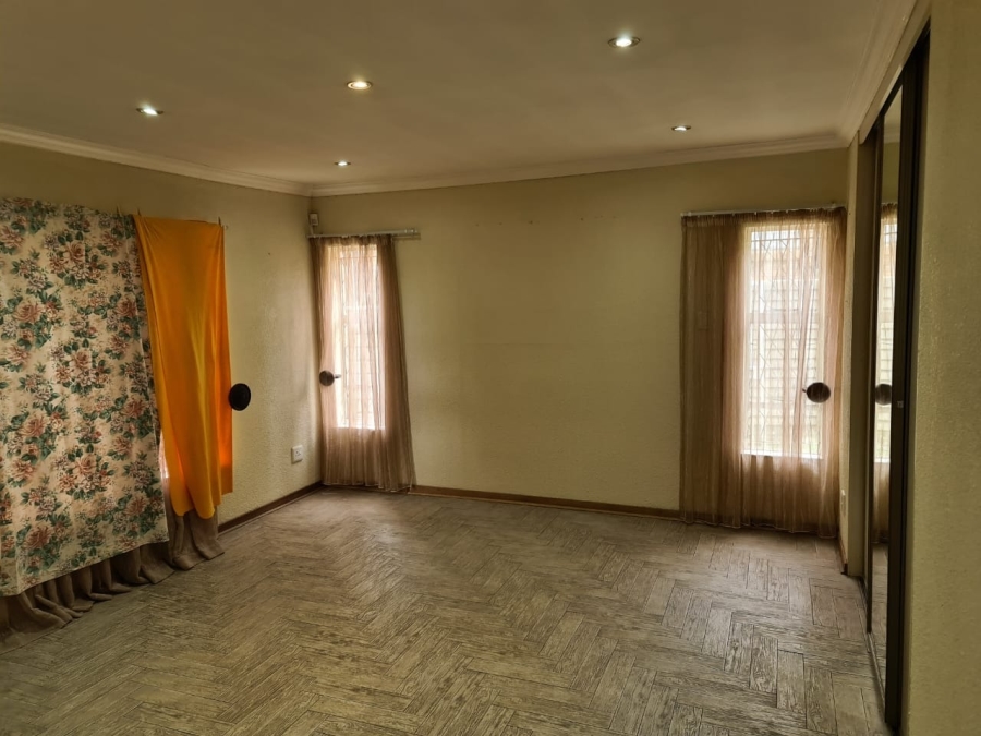 To Let 4 Bedroom Property for Rent in Norkem Park Gauteng