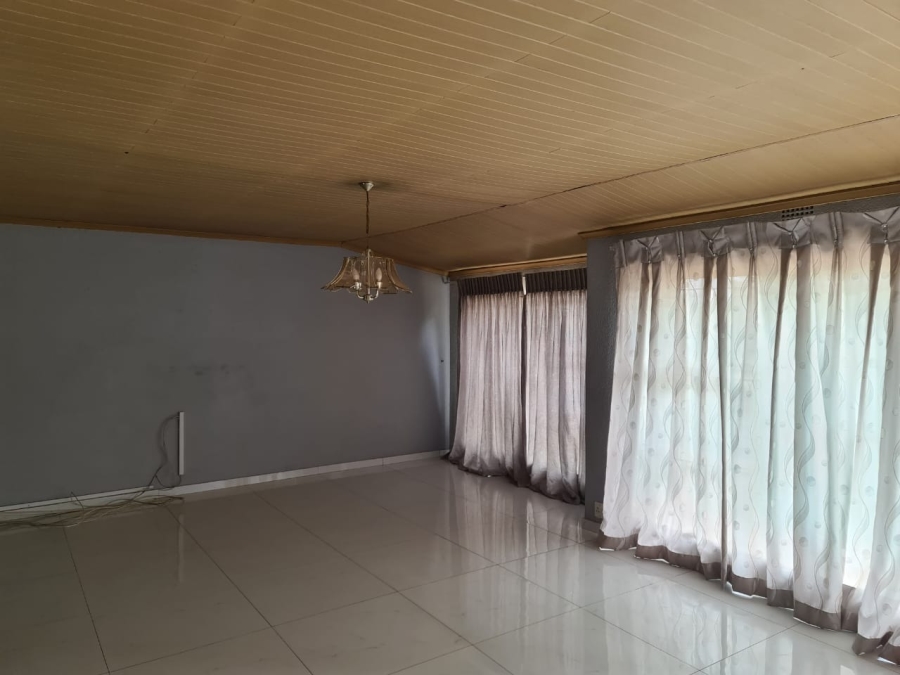 To Let 4 Bedroom Property for Rent in Norkem Park Gauteng