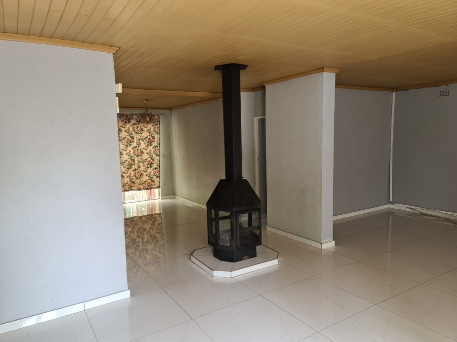 To Let 4 Bedroom Property for Rent in Norkem Park Gauteng