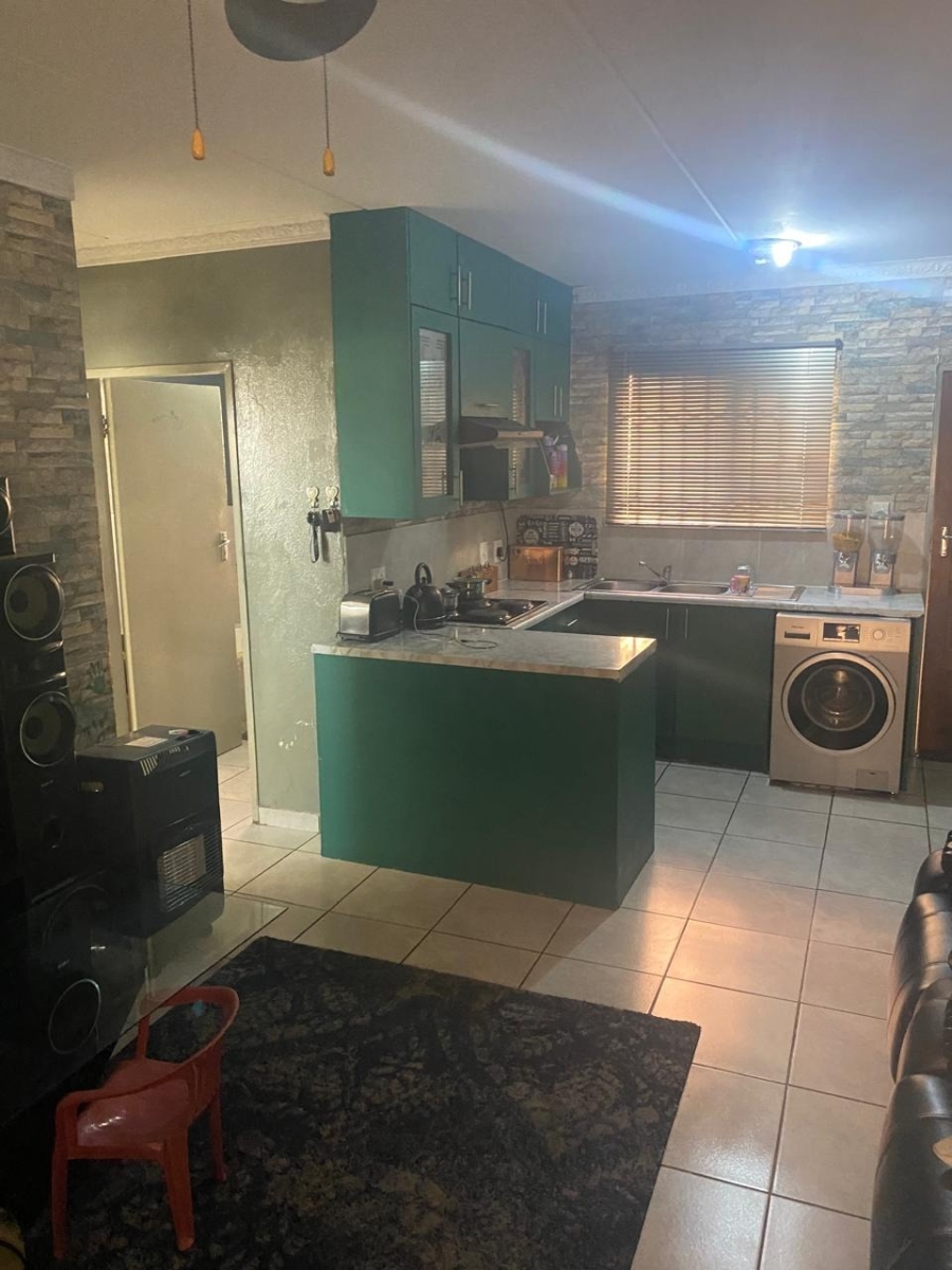 2 Bedroom Property for Sale in Groblerpark Gauteng