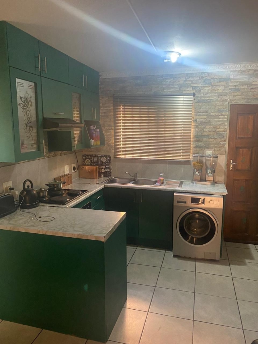 2 Bedroom Property for Sale in Groblerpark Gauteng