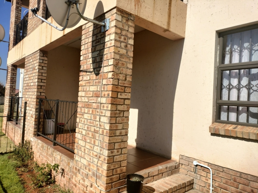 2 Bedroom Property for Sale in Groblerpark Gauteng