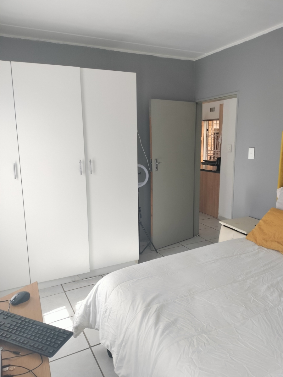 2 Bedroom Property for Sale in Groblerpark Gauteng