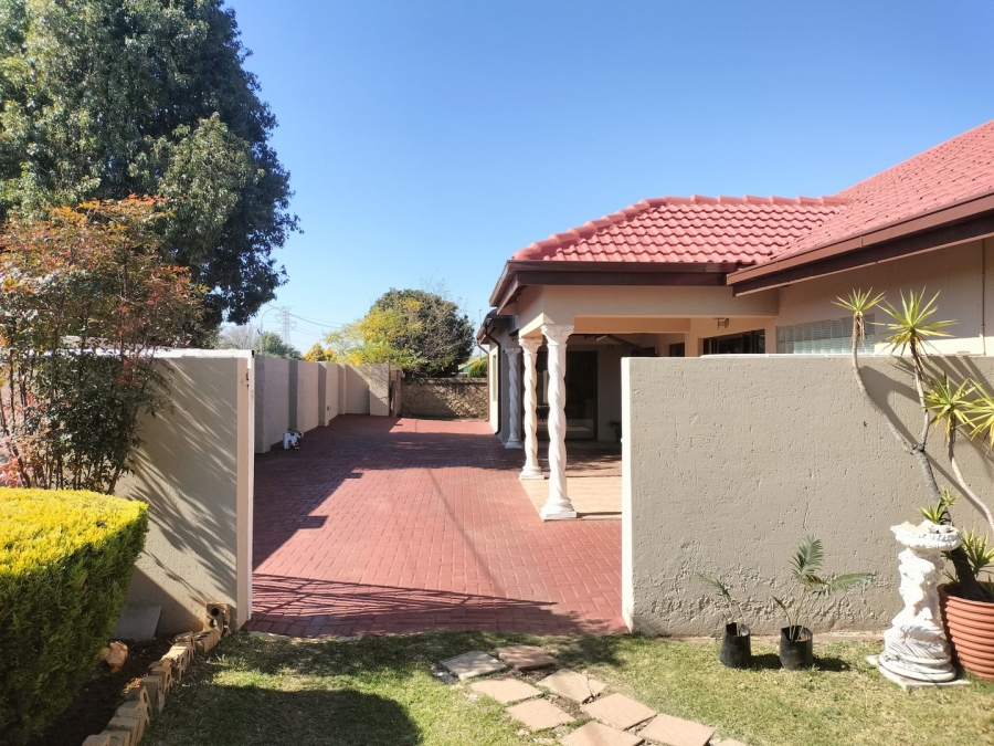 3 Bedroom Property for Sale in Witpoortjie Gauteng