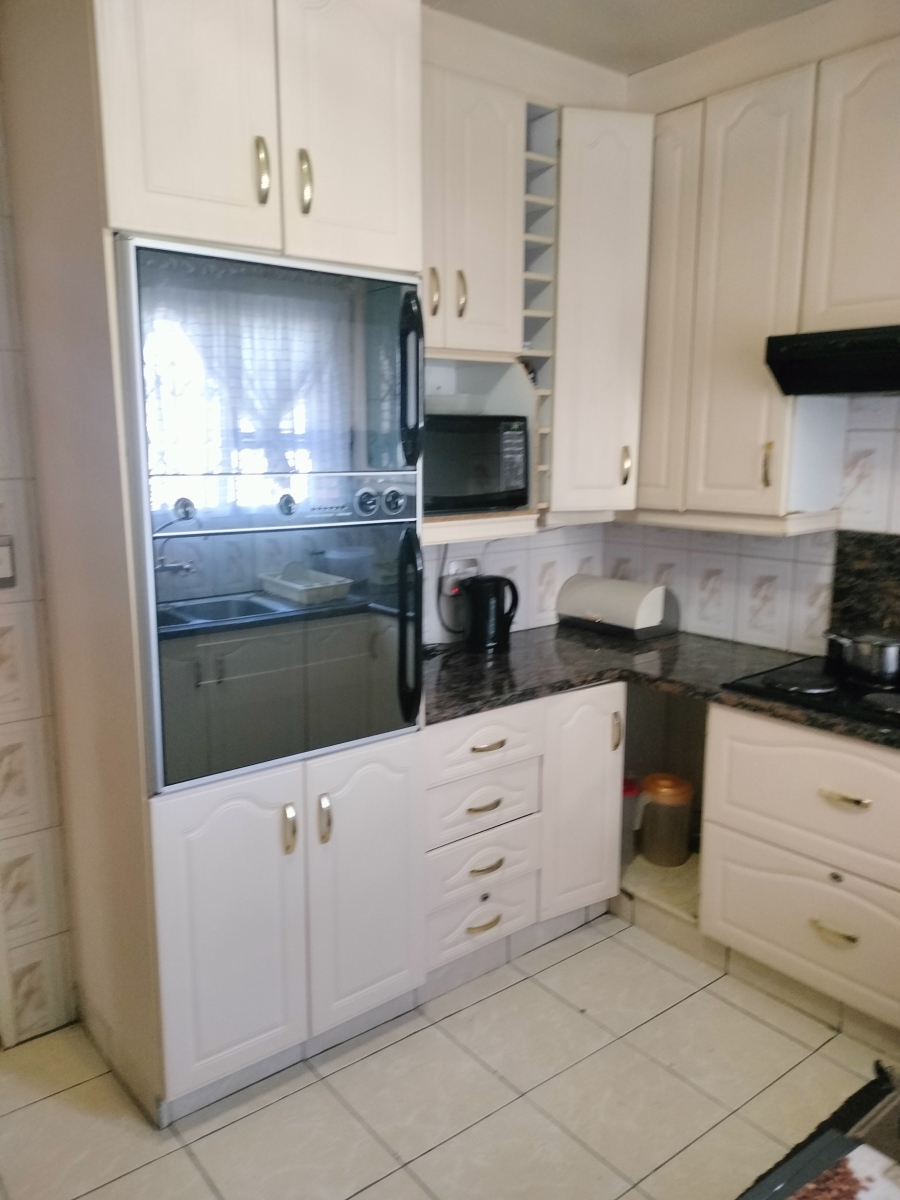 3 Bedroom Property for Sale in Witpoortjie Gauteng