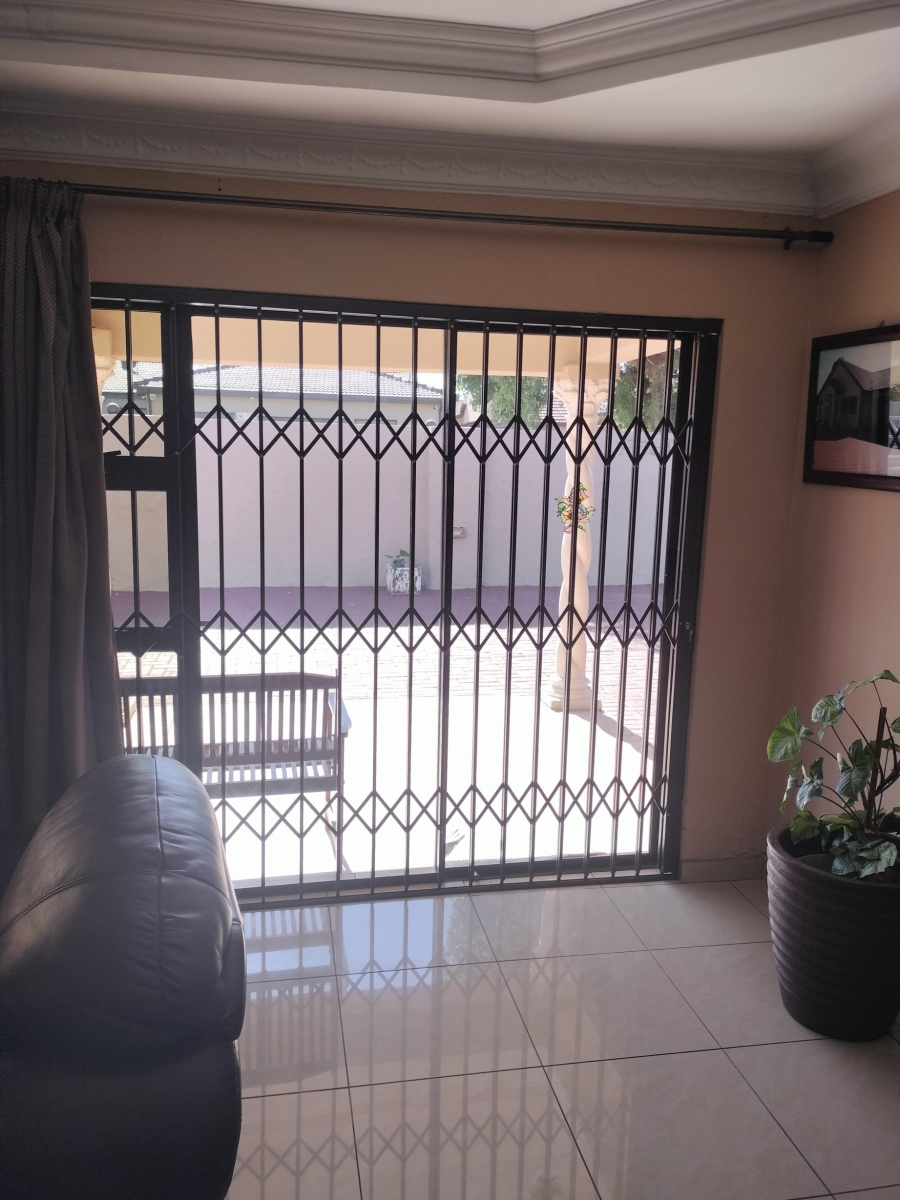 3 Bedroom Property for Sale in Witpoortjie Gauteng