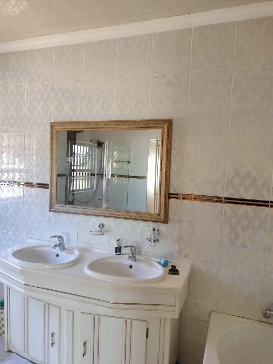 3 Bedroom Property for Sale in Witpoortjie Gauteng