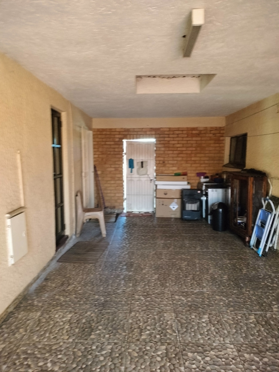 3 Bedroom Property for Sale in Witpoortjie Gauteng