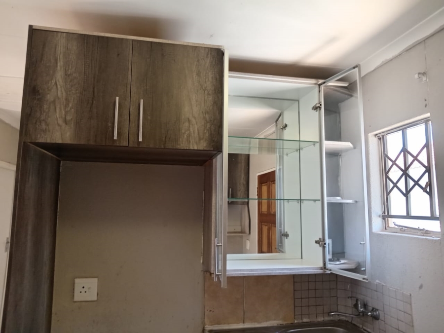 To Let 2 Bedroom Property for Rent in Protea Glen Gauteng