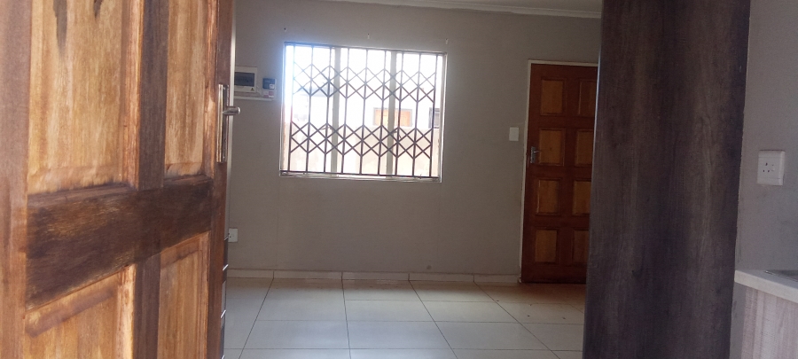 To Let 2 Bedroom Property for Rent in Protea Glen Gauteng