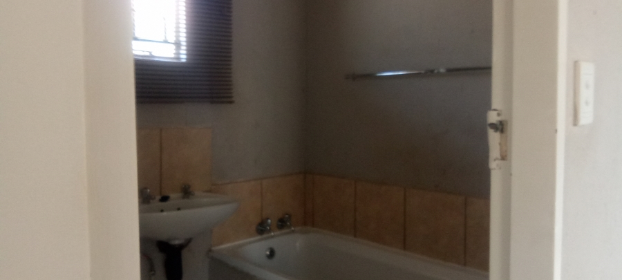 To Let 2 Bedroom Property for Rent in Protea Glen Gauteng