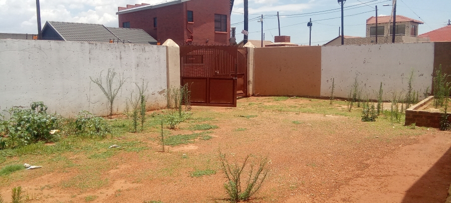 To Let 2 Bedroom Property for Rent in Protea Glen Gauteng