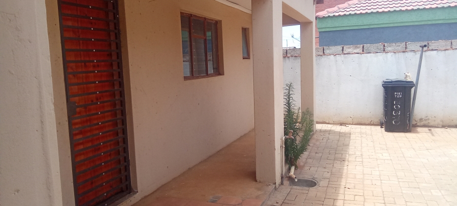 To Let 2 Bedroom Property for Rent in Protea Glen Gauteng