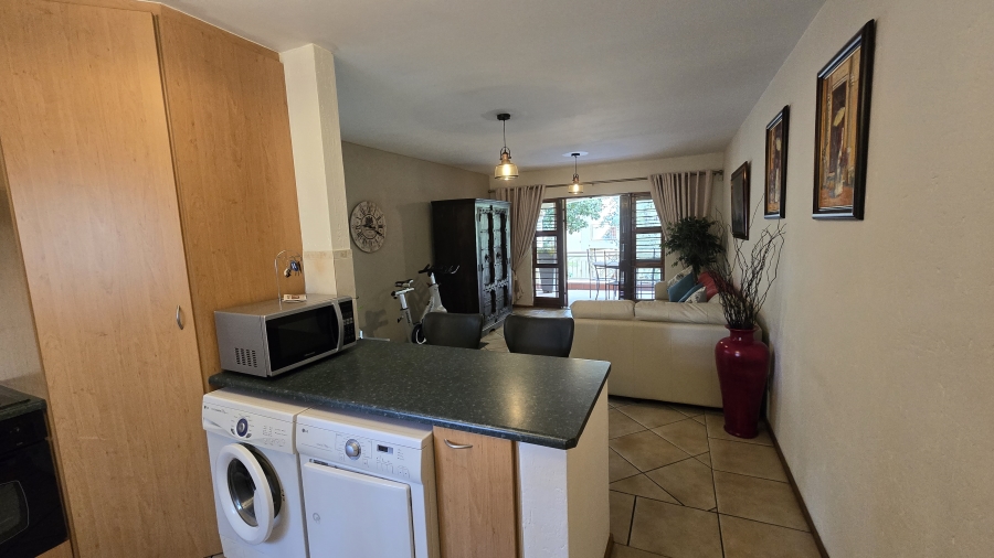 2 Bedroom Property for Sale in Sunninghill Gauteng