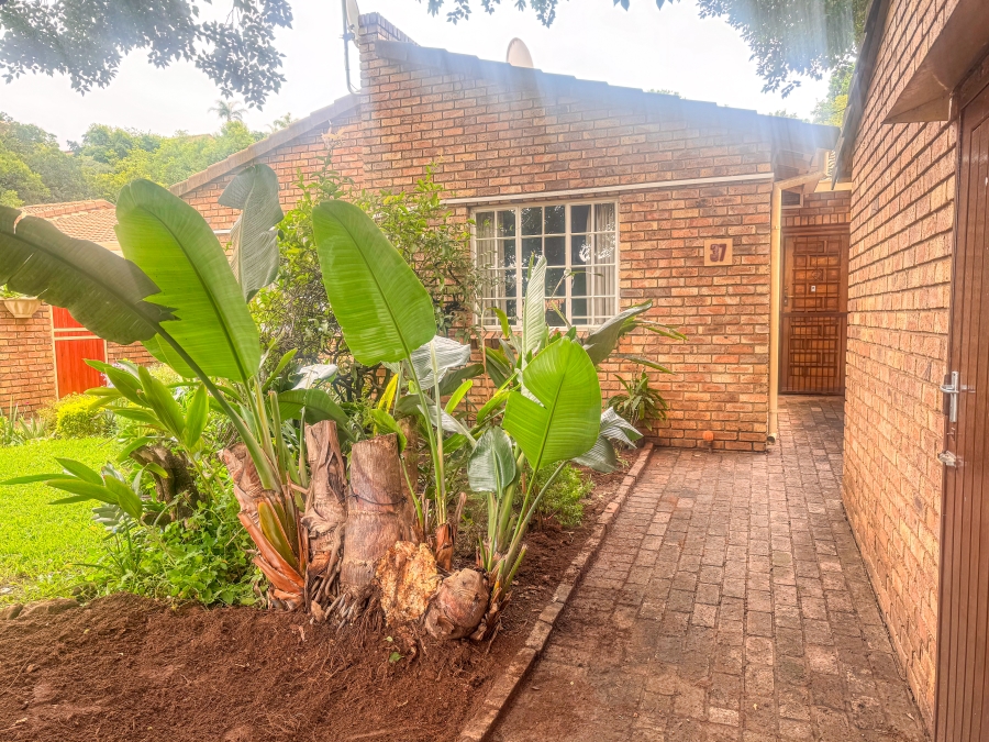 2 Bedroom Property for Sale in Brummeria Gauteng