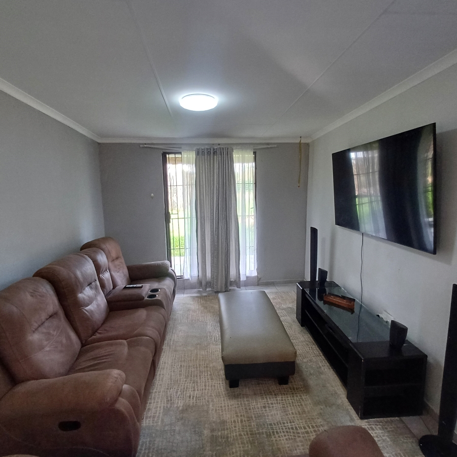 3 Bedroom Property for Sale in Walker Fruit Farms Gauteng