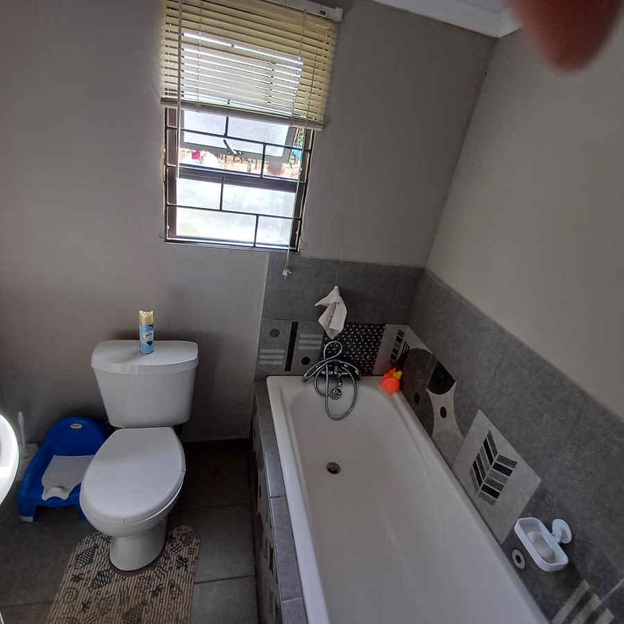 3 Bedroom Property for Sale in Walker Fruit Farms Gauteng