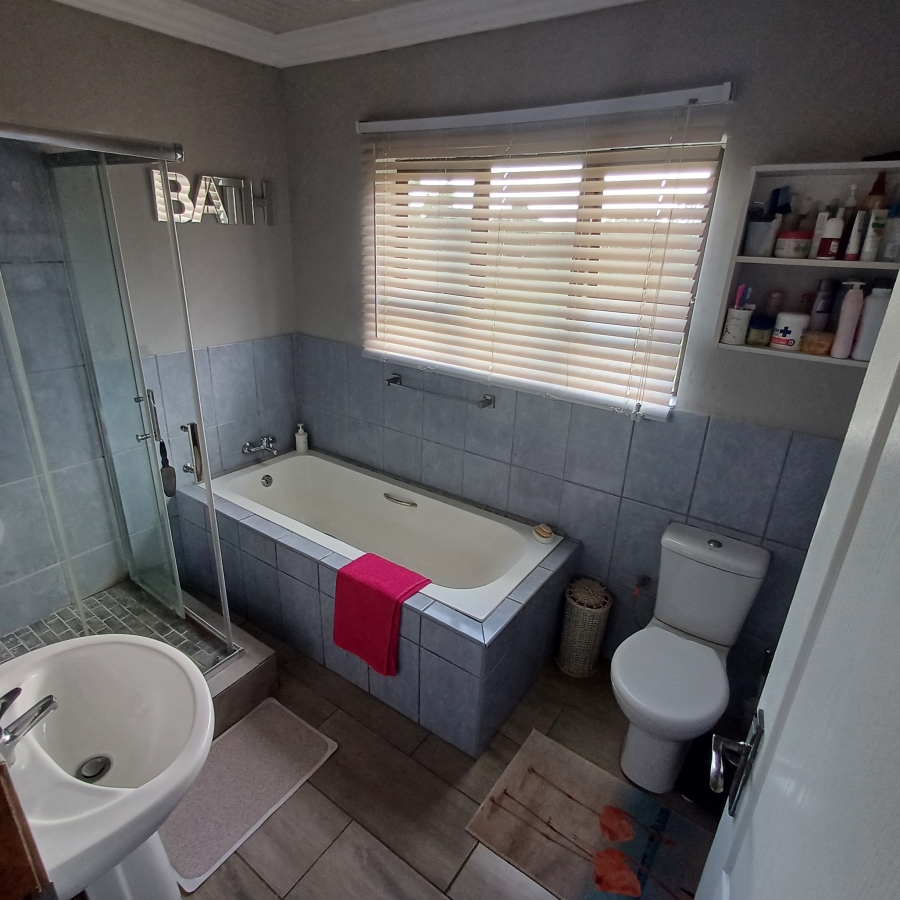 3 Bedroom Property for Sale in Walker Fruit Farms Gauteng