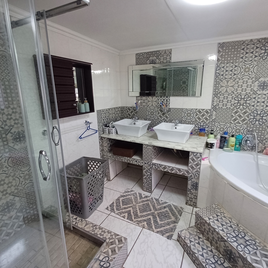 3 Bedroom Property for Sale in Walker Fruit Farms Gauteng
