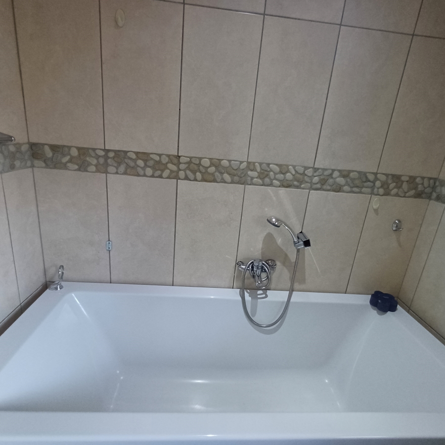 3 Bedroom Property for Sale in Walker Fruit Farms Gauteng