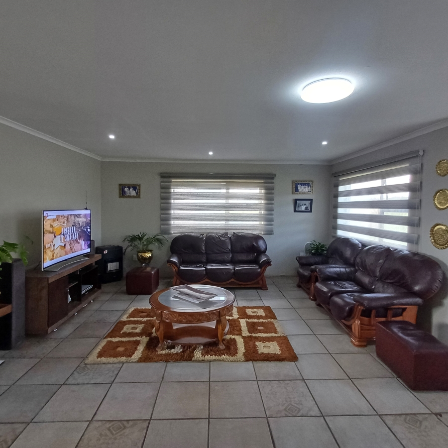 3 Bedroom Property for Sale in Walker Fruit Farms Gauteng