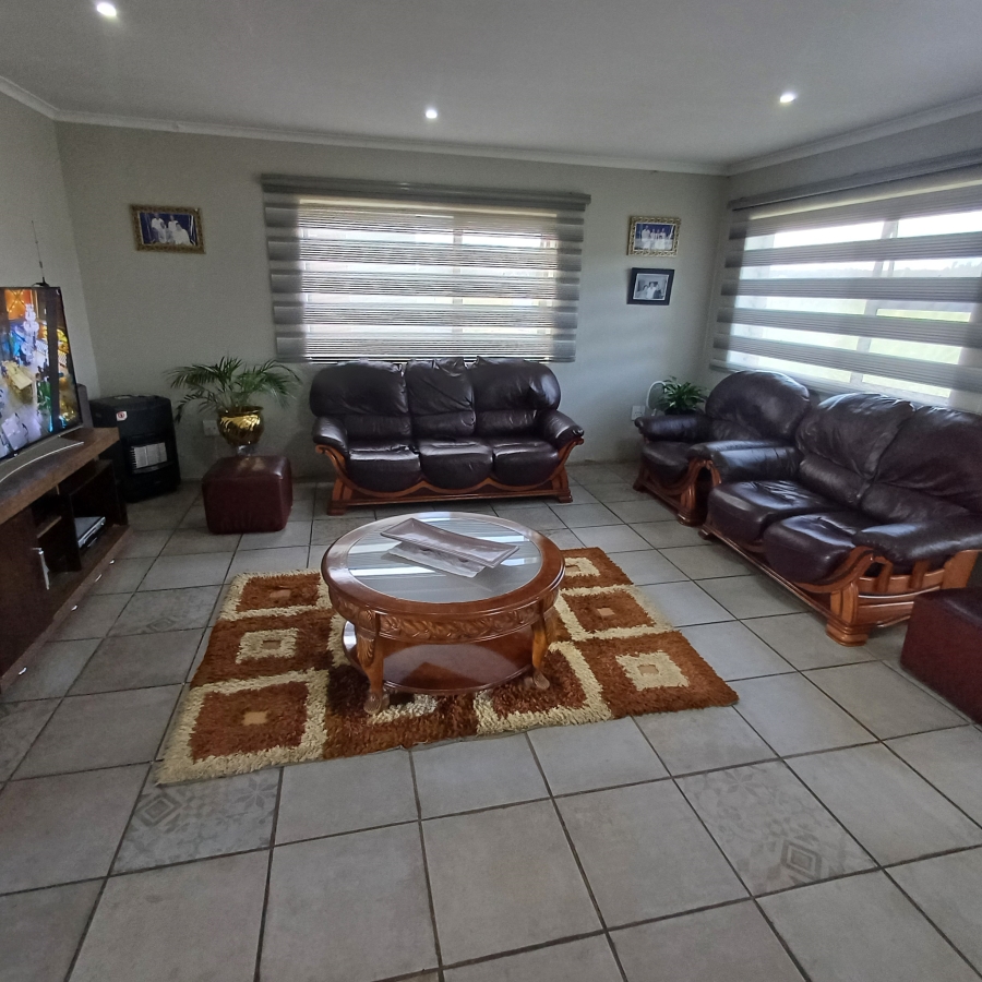 3 Bedroom Property for Sale in Walker Fruit Farms Gauteng