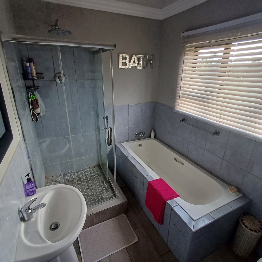 3 Bedroom Property for Sale in Walker Fruit Farms Gauteng