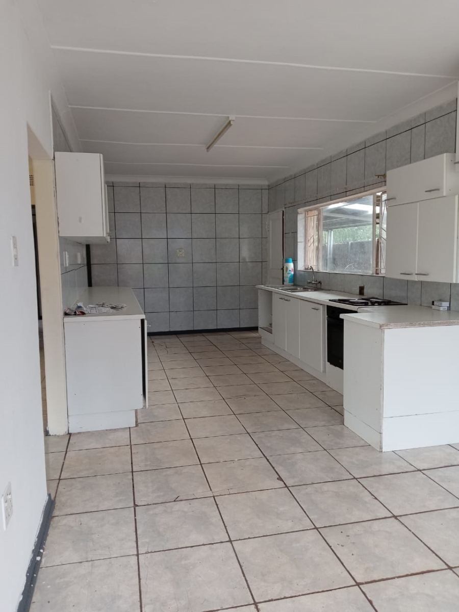 To Let 3 Bedroom Property for Rent in Elsburg Gauteng