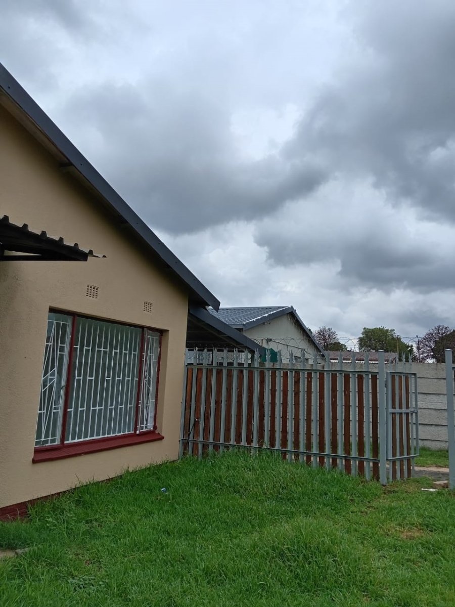 To Let 3 Bedroom Property for Rent in Elsburg Gauteng