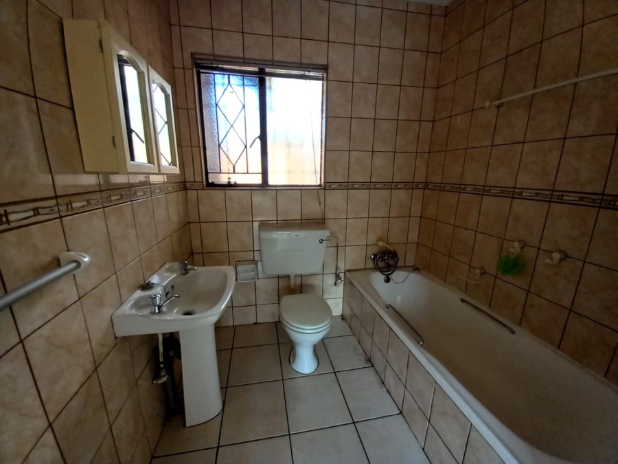 3 Bedroom Property for Sale in Birchleigh North Gauteng