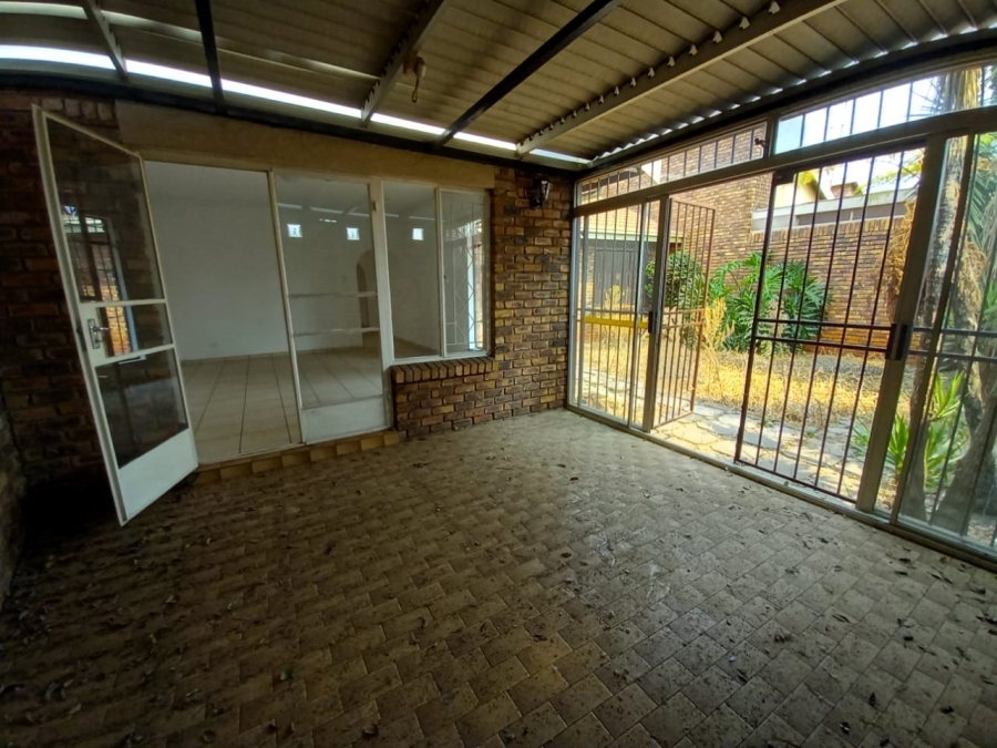 3 Bedroom Property for Sale in Birchleigh North Gauteng