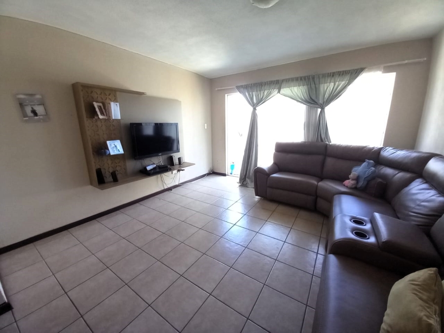 2 Bedroom Property for Sale in Birchleigh Gauteng