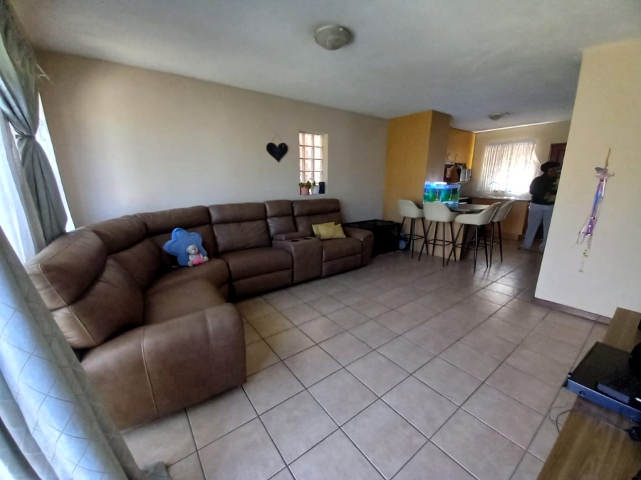 2 Bedroom Property for Sale in Birchleigh Gauteng