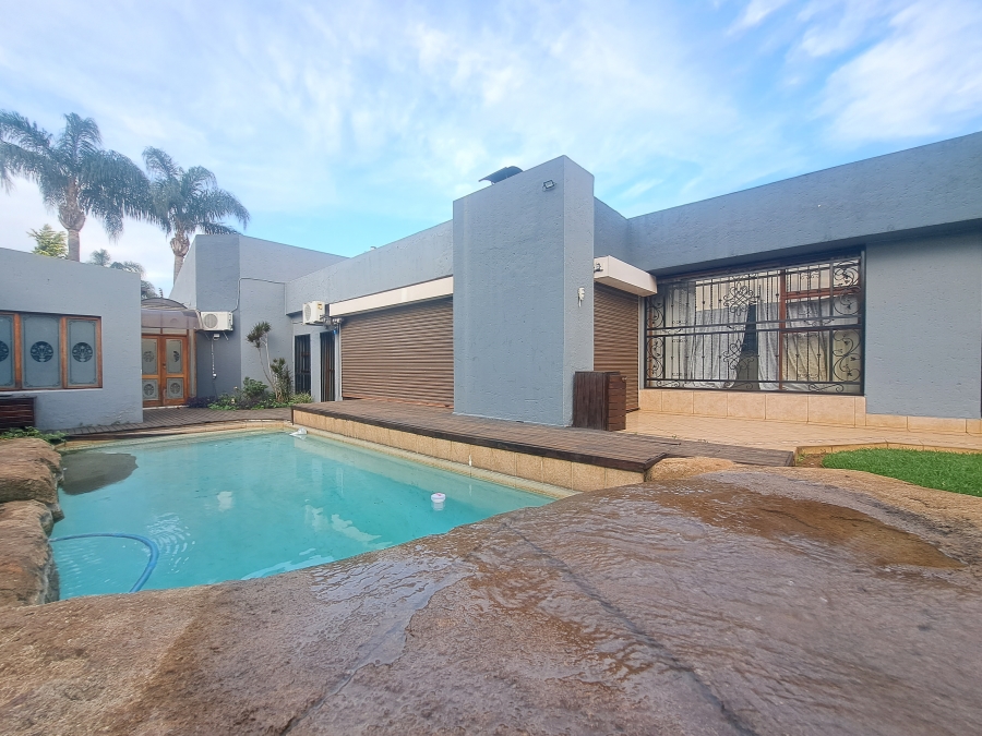 4 Bedroom Property for Sale in Bedfordview Gauteng