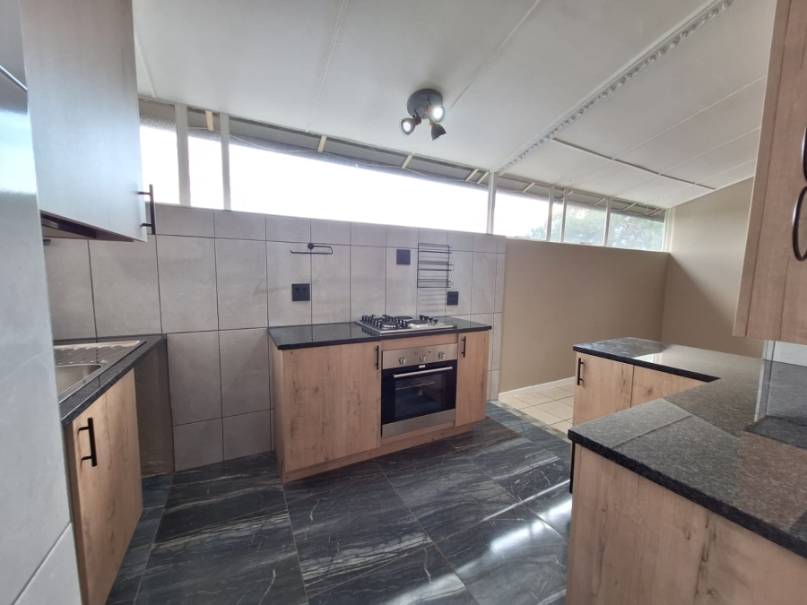 2 Bedroom Property for Sale in Bonaero Park Gauteng