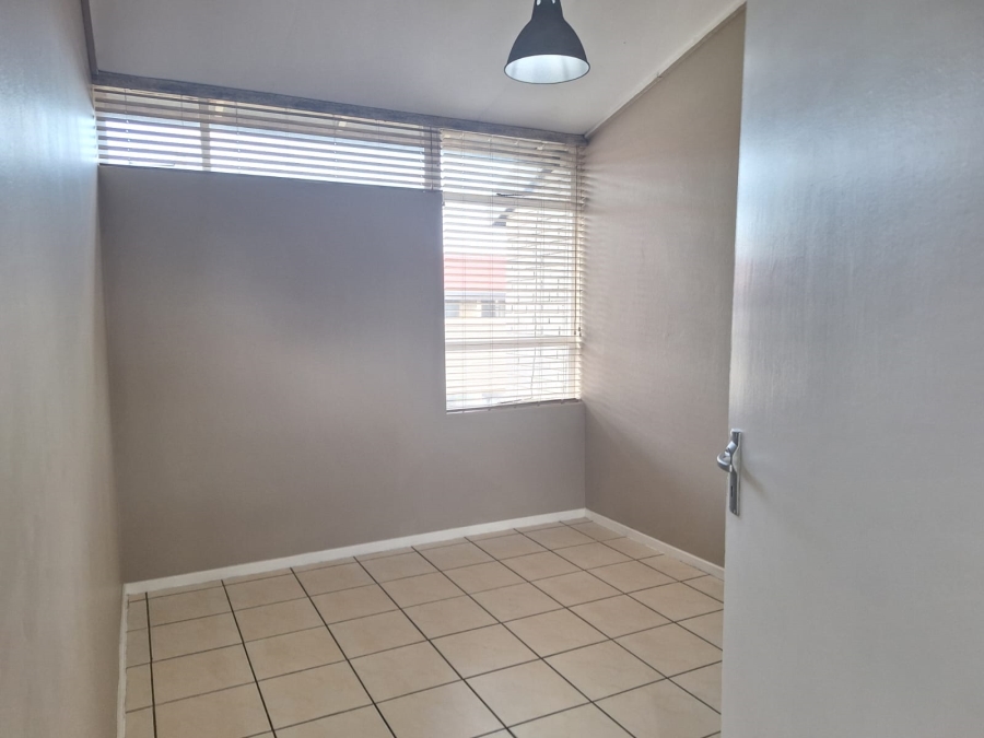 2 Bedroom Property for Sale in Bonaero Park Gauteng