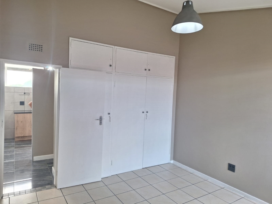 2 Bedroom Property for Sale in Bonaero Park Gauteng