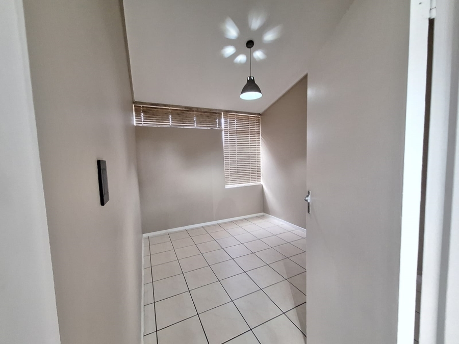 2 Bedroom Property for Sale in Bonaero Park Gauteng