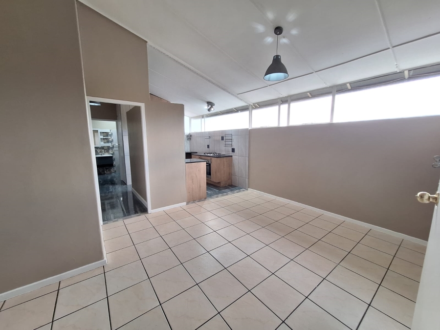 2 Bedroom Property for Sale in Bonaero Park Gauteng