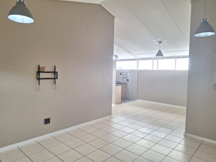 2 Bedroom Property for Sale in Bonaero Park Gauteng