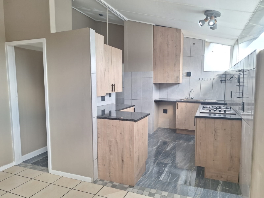 2 Bedroom Property for Sale in Bonaero Park Gauteng