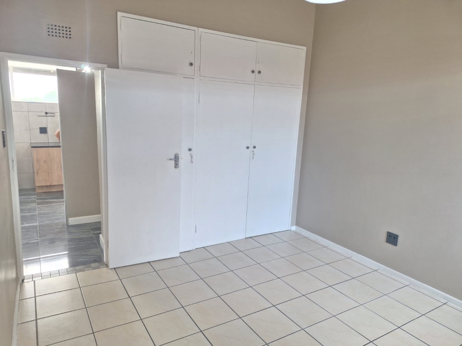 2 Bedroom Property for Sale in Bonaero Park Gauteng